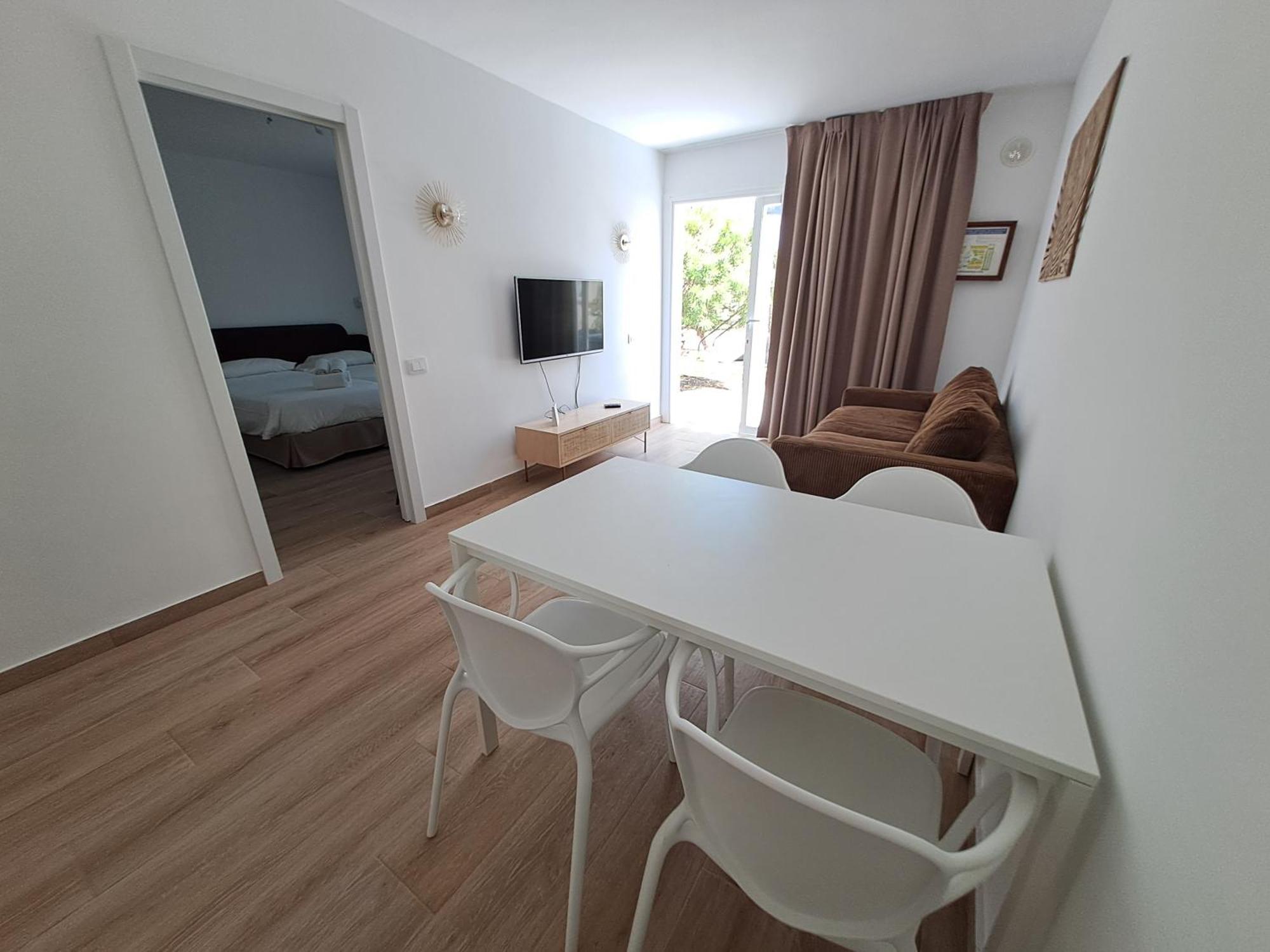 Homeforguest Apartamento 15 Con Terraza Y Piscina En Corralejo Zewnętrze zdjęcie